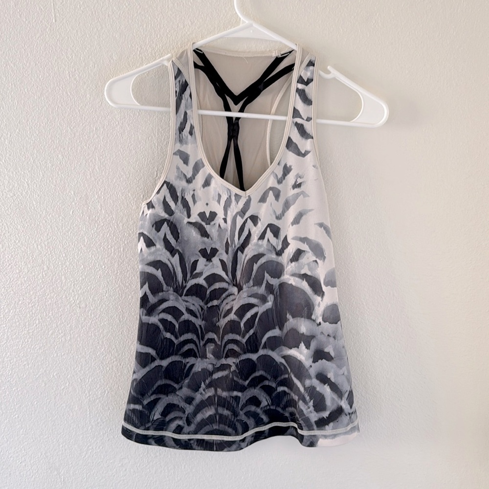 Lululemon built in bra athletic tank